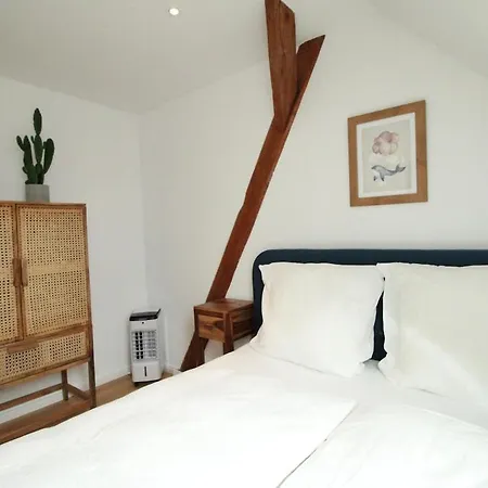 Stilvoll Eingerichtete Landhauswohnung *